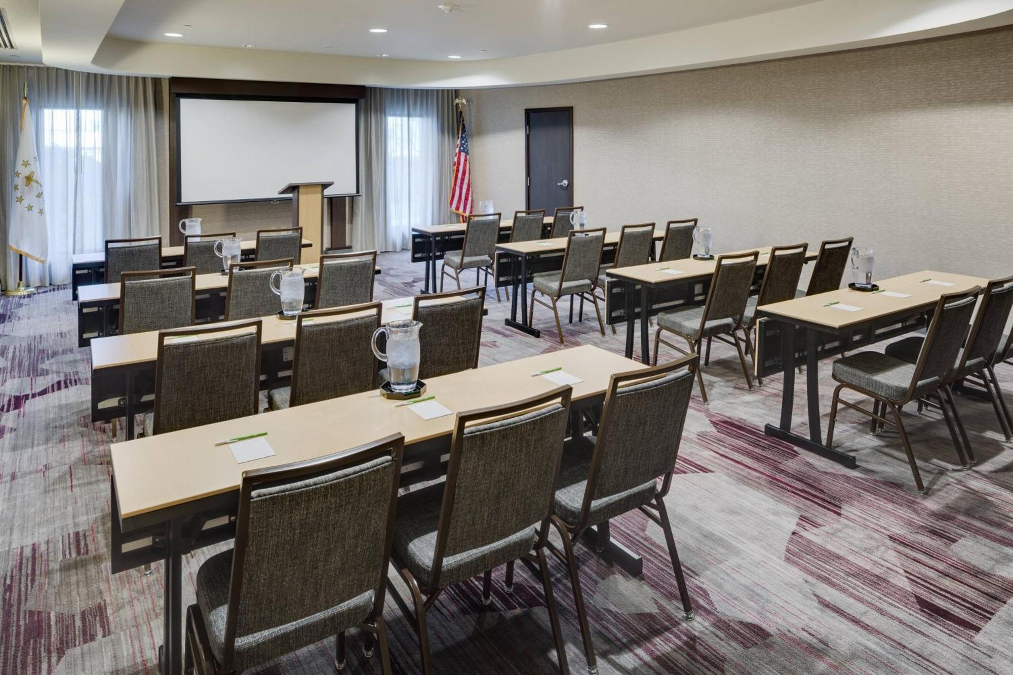 Courtyard By Marriott Providence Warwick Hotel Exterior foto