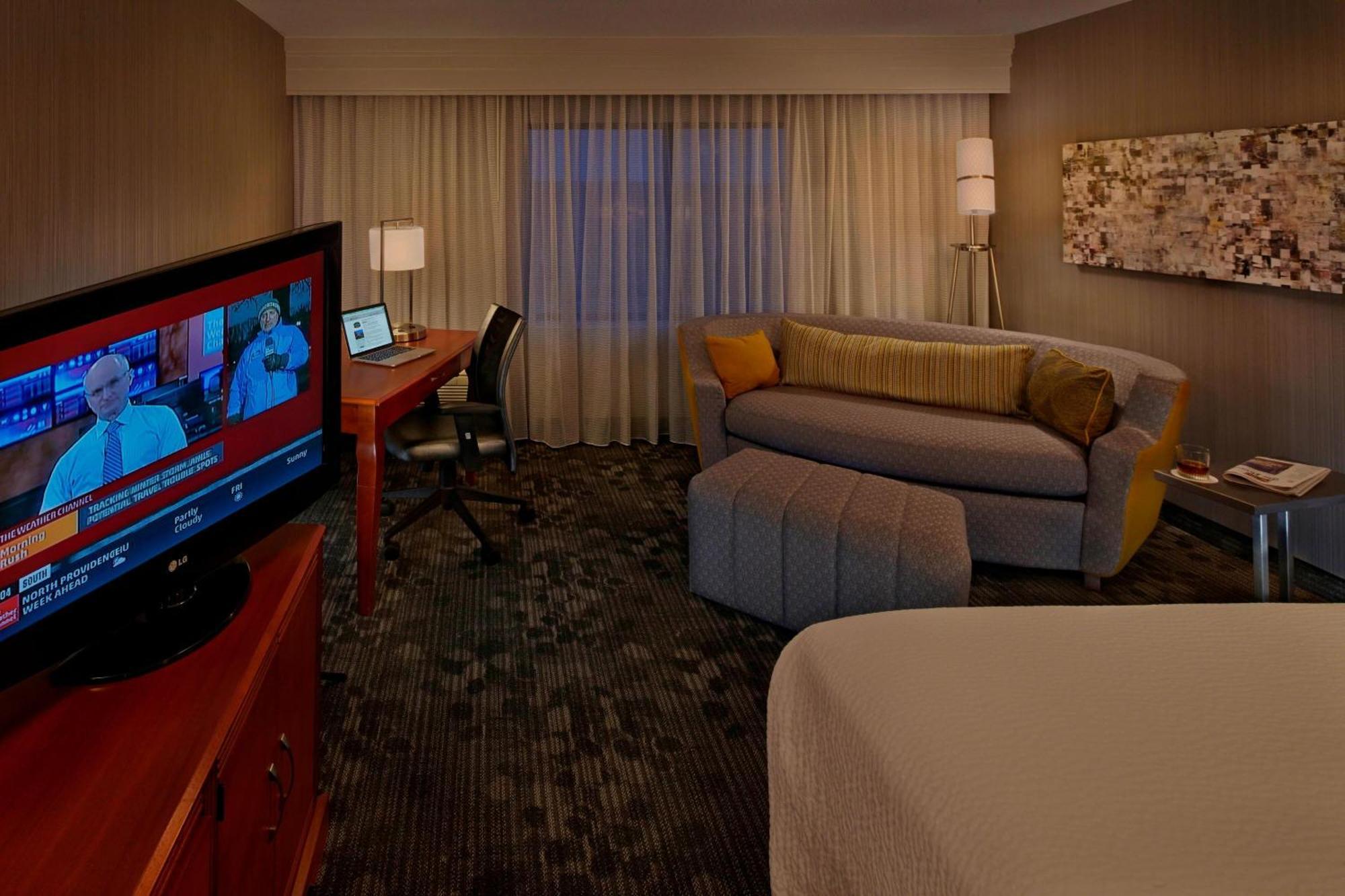 Courtyard By Marriott Providence Warwick Hotel Exterior foto