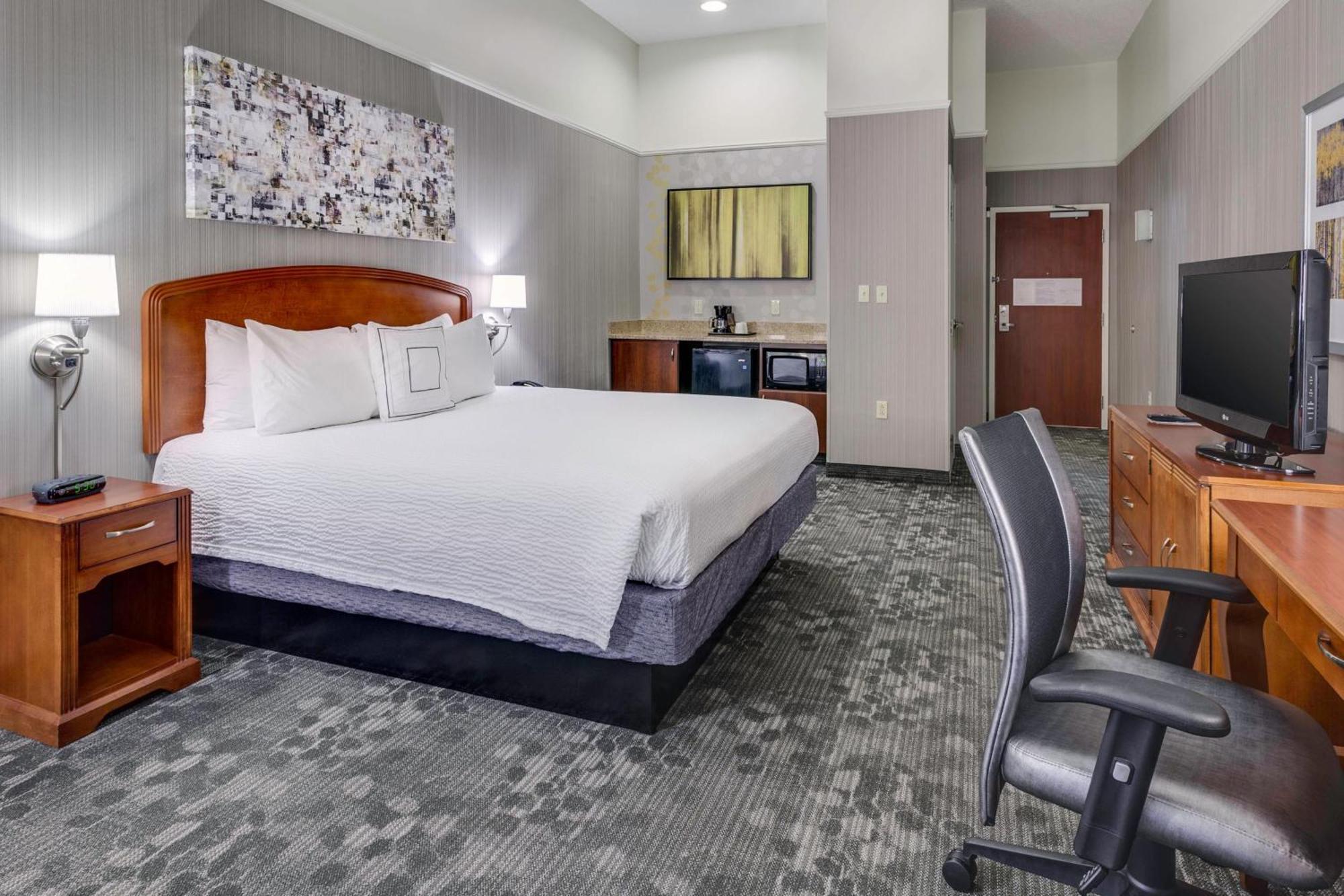 Courtyard By Marriott Providence Warwick Hotel Exterior foto