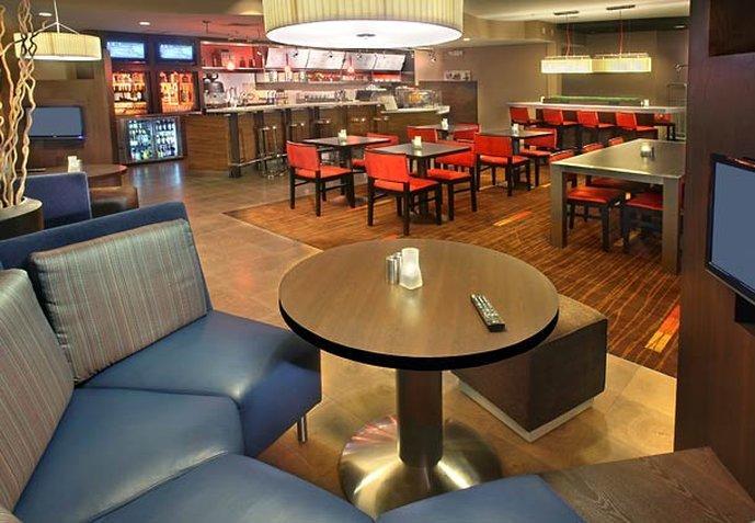 Courtyard By Marriott Providence Warwick Hotel Exterior foto